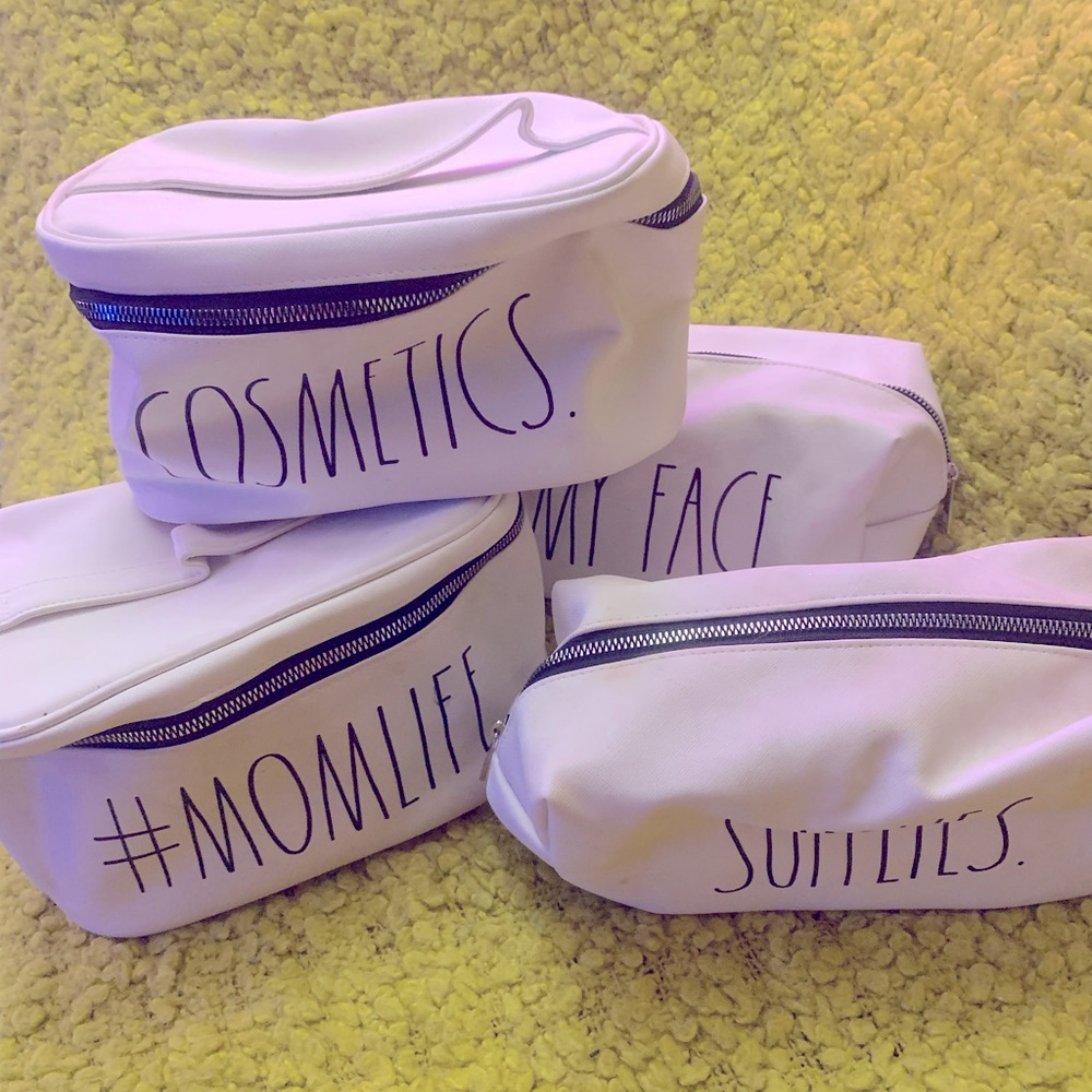 4 piece cosmetics bag set!! 🤍